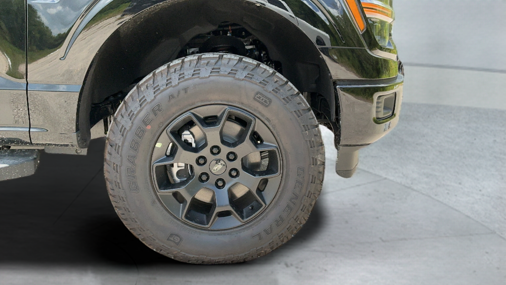 New 2026 Agate Black Metallic Ford XLT image 25
