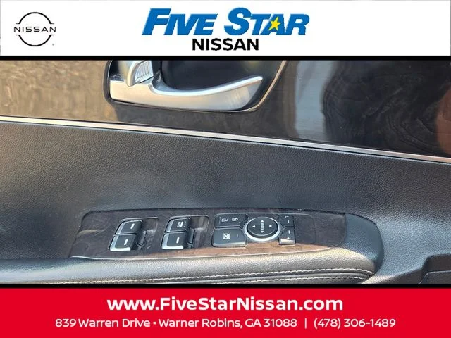 Used 2018 Silver Kia LX image 30