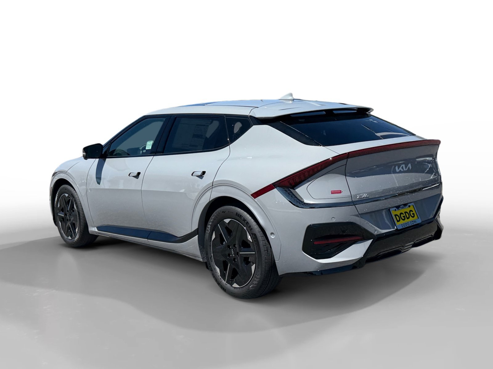 New 2026 Wolf Gray Kia GT-LINE image 3