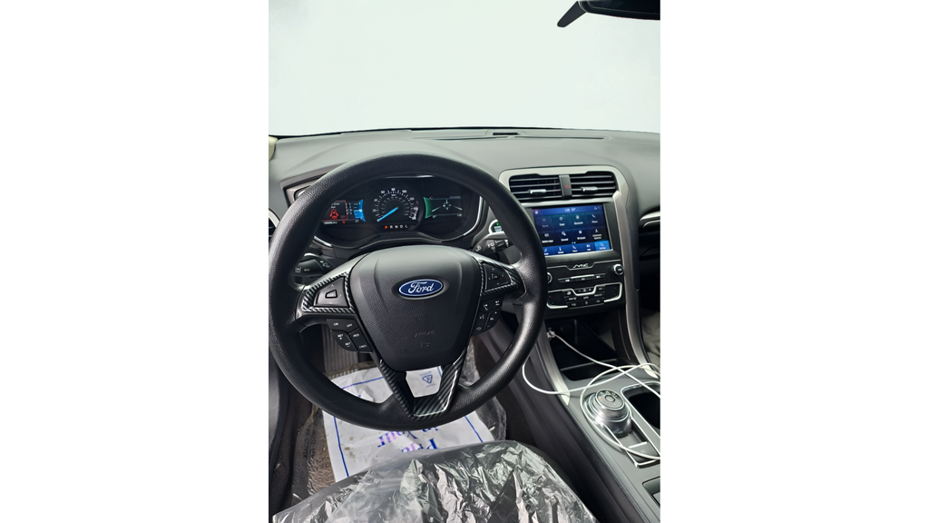 Used 2020 Silver Metallic Ford SE image 13