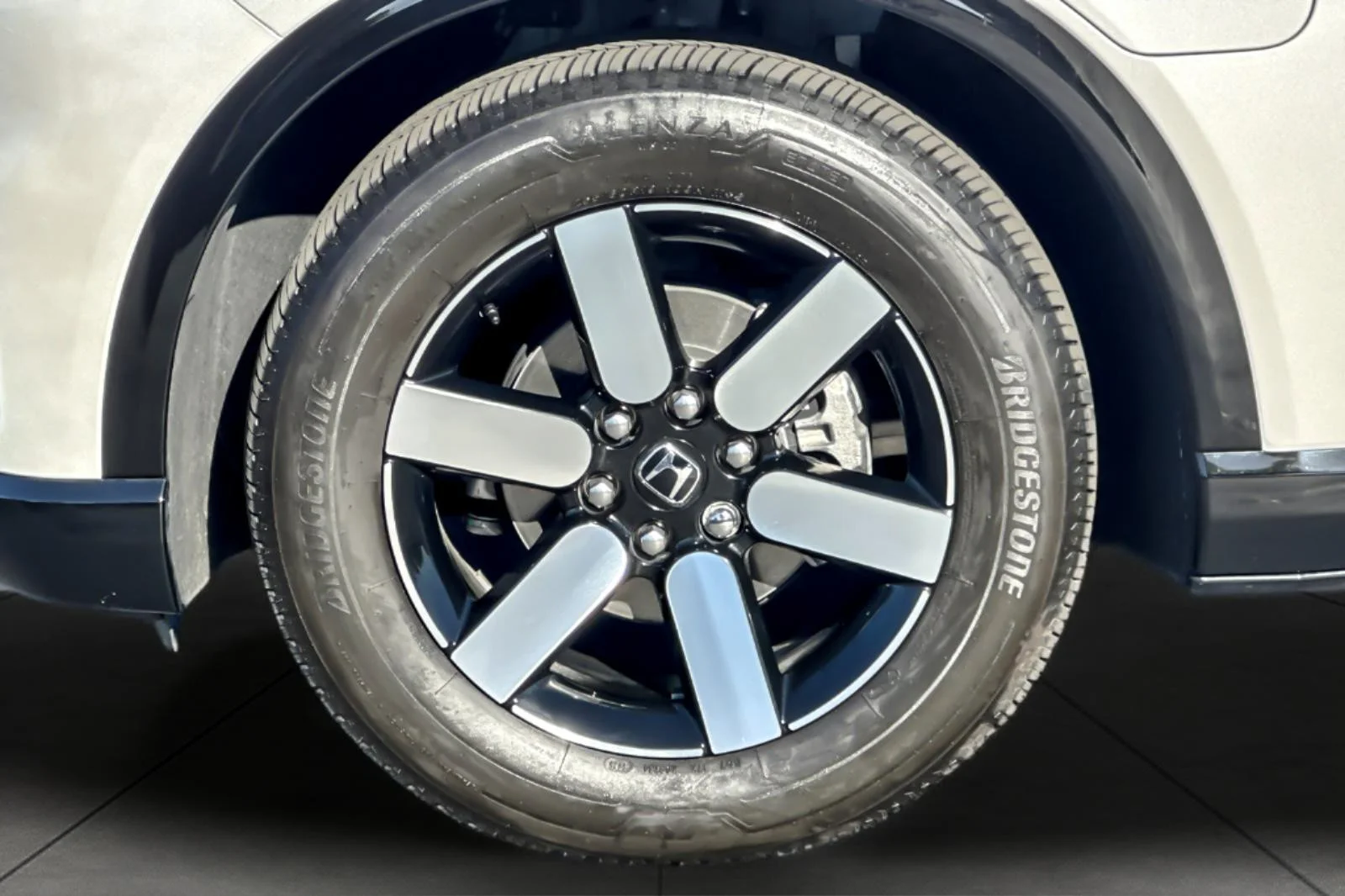 Used 2025 WHITE Honda Touring image 26
