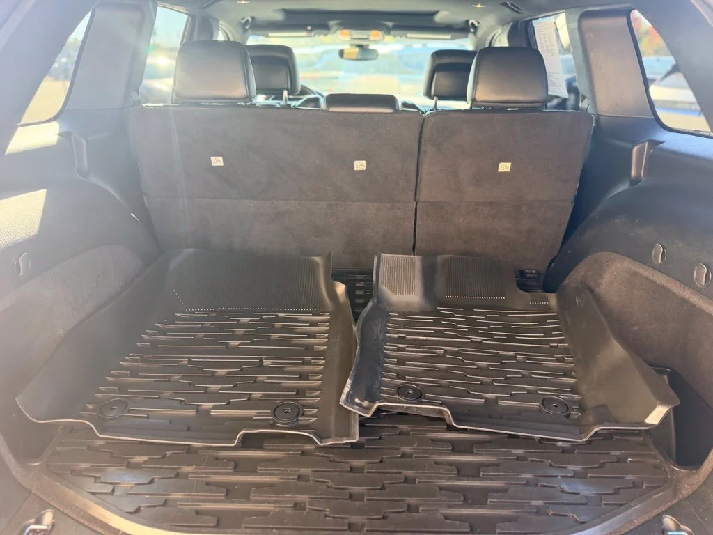 Used 2018 True Blue Pearlcoat Jeep Limited image 18