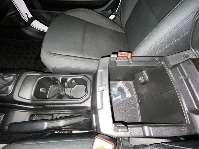 Used 2020 White Jeep Unlimited Sport S image 20