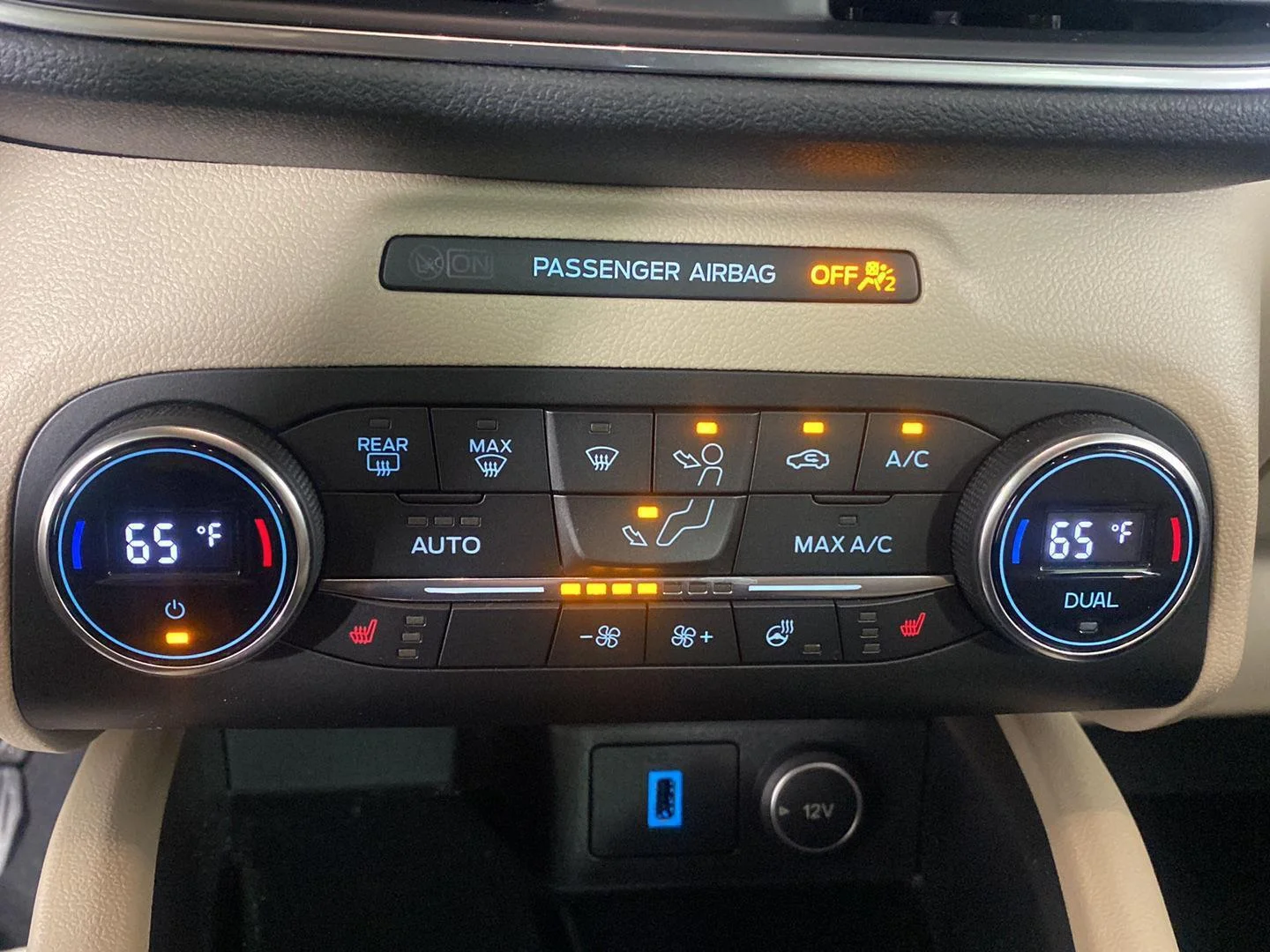 Used 2020 Star White Metallic Tri-Coat Ford Titanium image 6