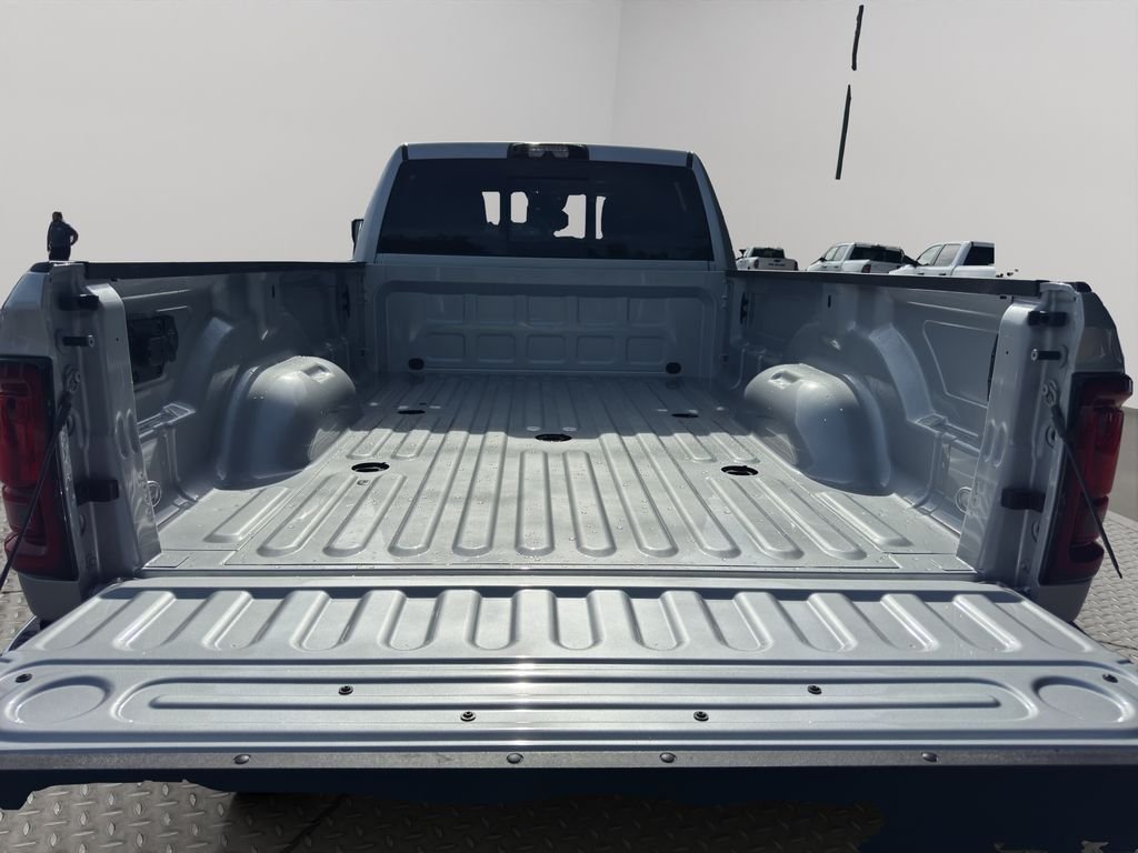 New 2026 Silver-Zynith Exterior Paint RAM Tradesman image 9