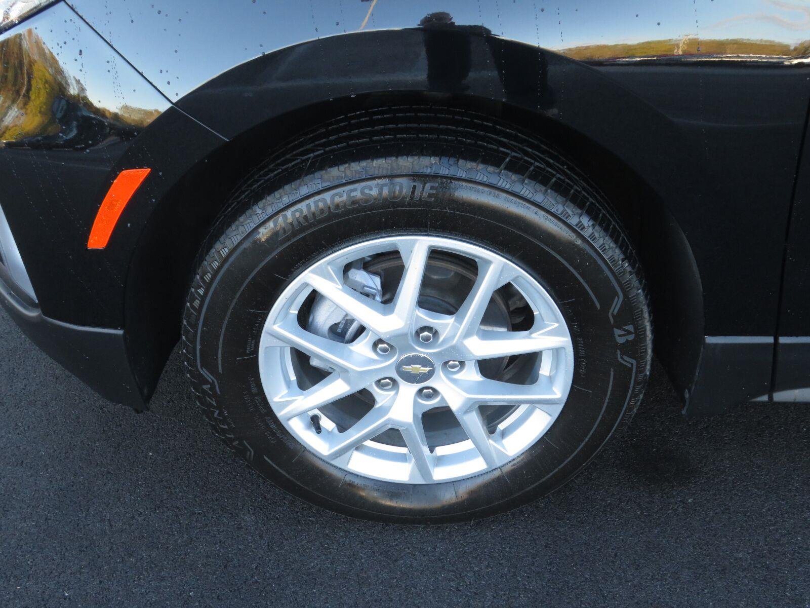 Used 2024 Mosaic Black Metallic Chevrolet LT image 17