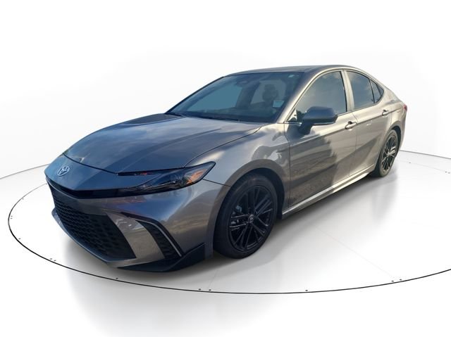 Used 2025  Toyota SE image 1
