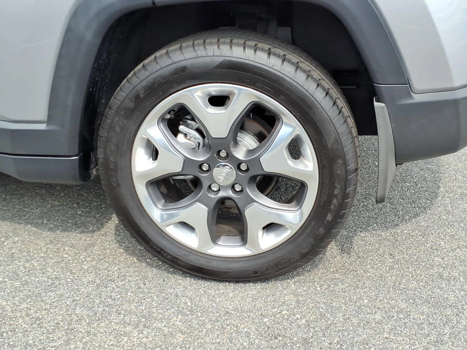 Certified Used 2019 Billet Silver Metallic Clearcoat Jeep Limited image 13