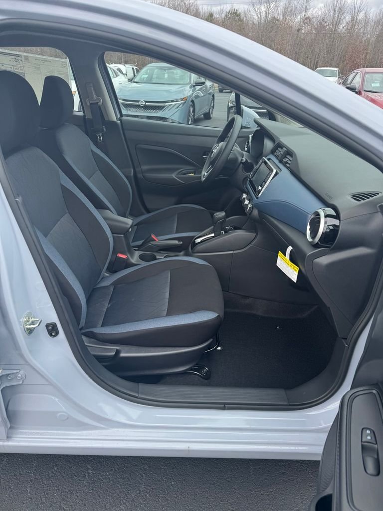 2025 Nissan Versa Sedan SV - Photo 19