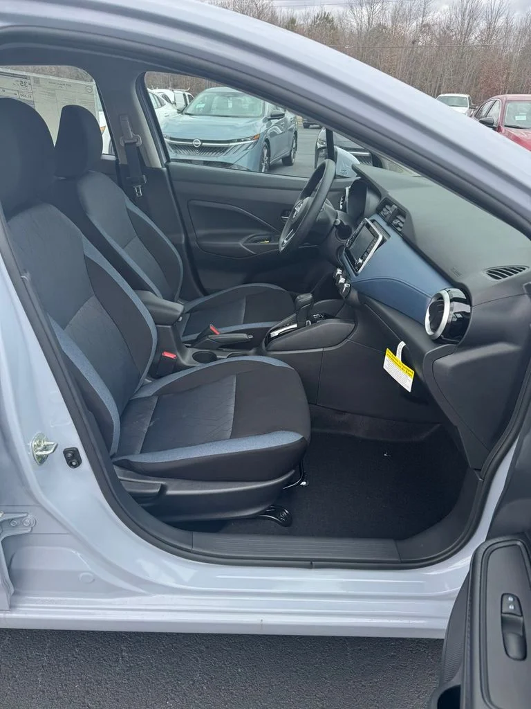2025 Nissan Versa Sedan SV - Photo 19