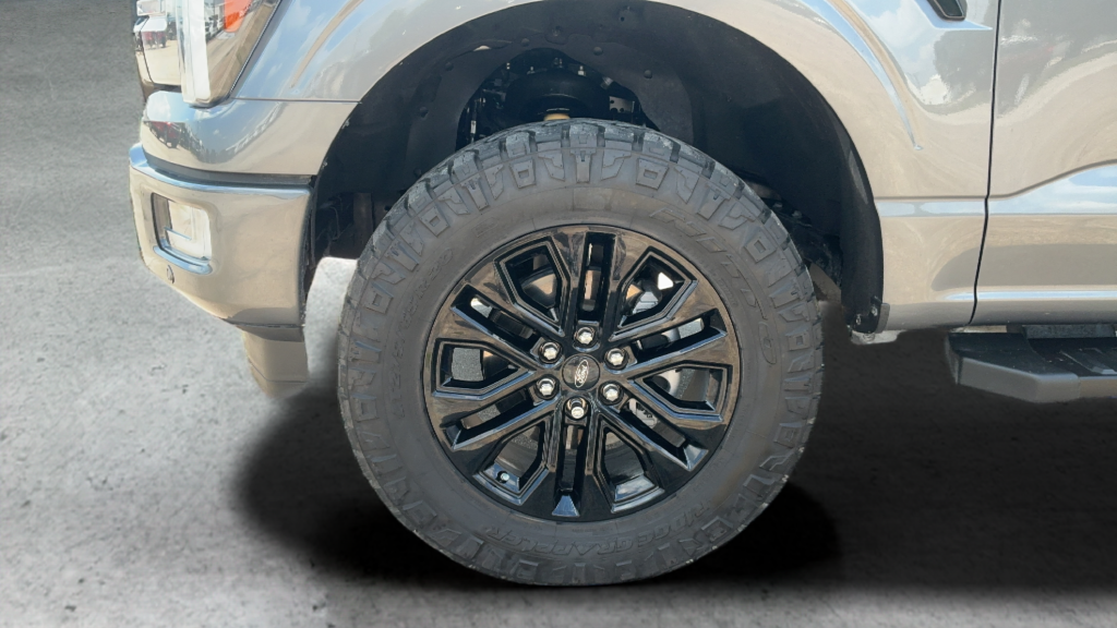 Used 2024 Gray Ford Lariat image 25