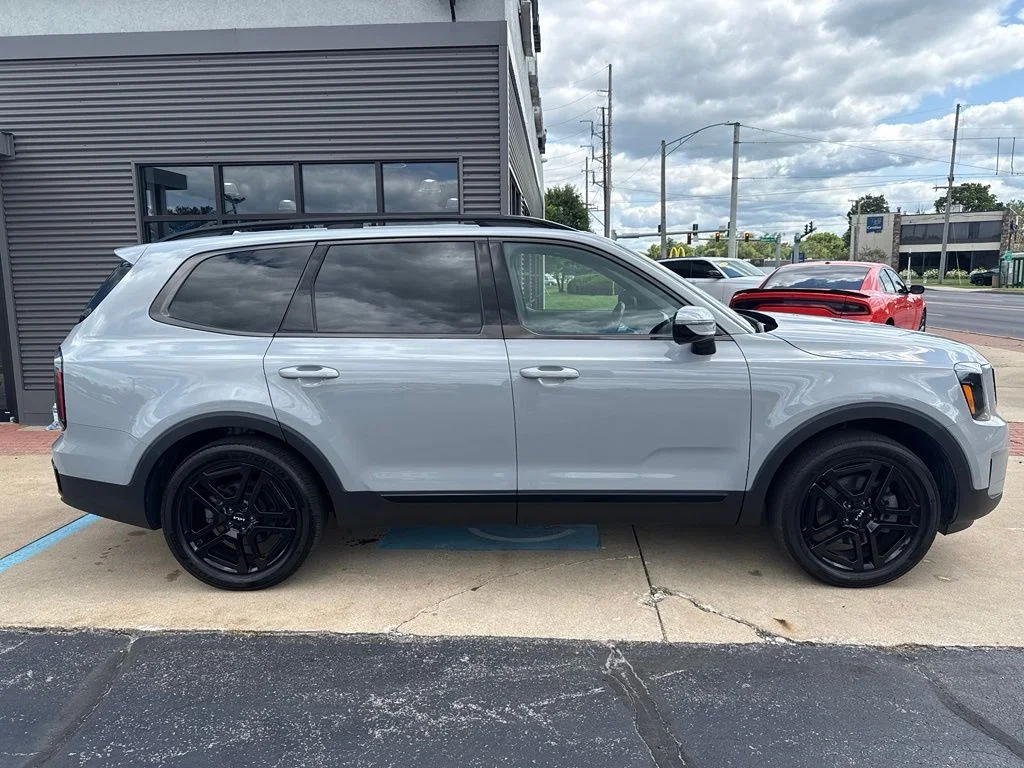 Used 2024 Gray Kia SX X-Line image 4