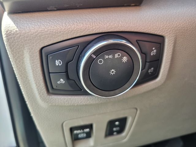 Used 2018 White Ford XLT image 19