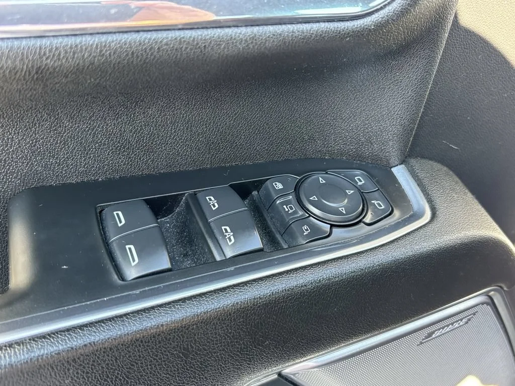 Used 2024 Summit White Chevrolet High Country image 16