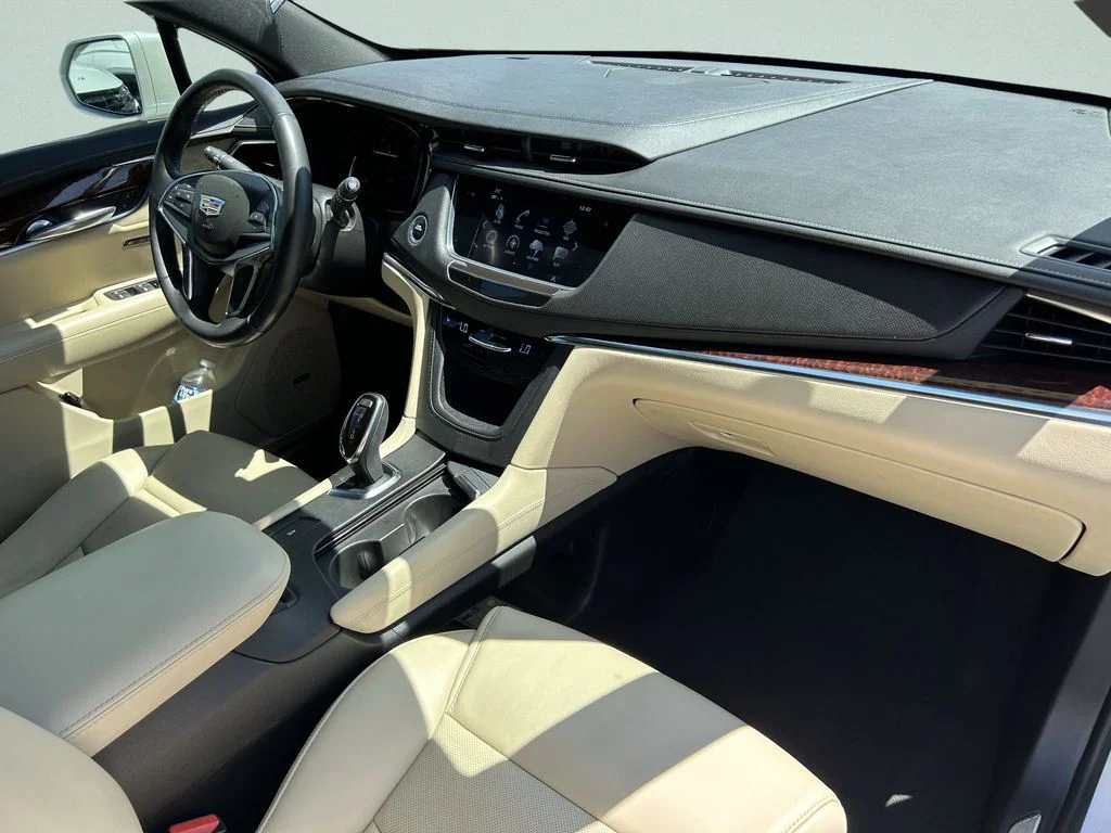 Used 2019 White Cadillac Luxury image 17