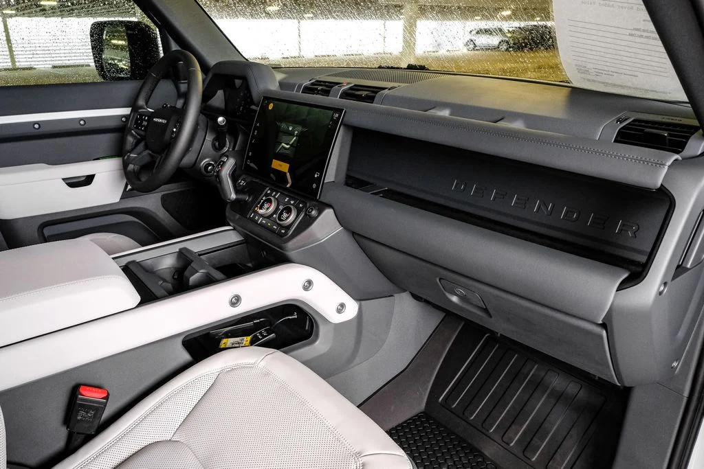 New 2026 Borasco Grey Metallic Land Rover S image 12