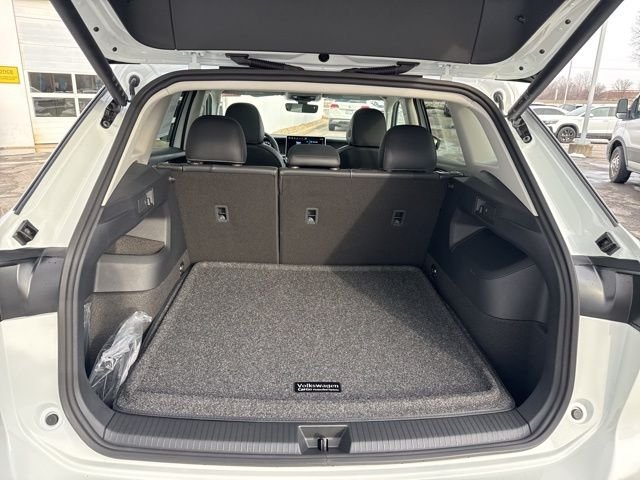New 2026 Pure White Volkswagen 2.0T SE image 9