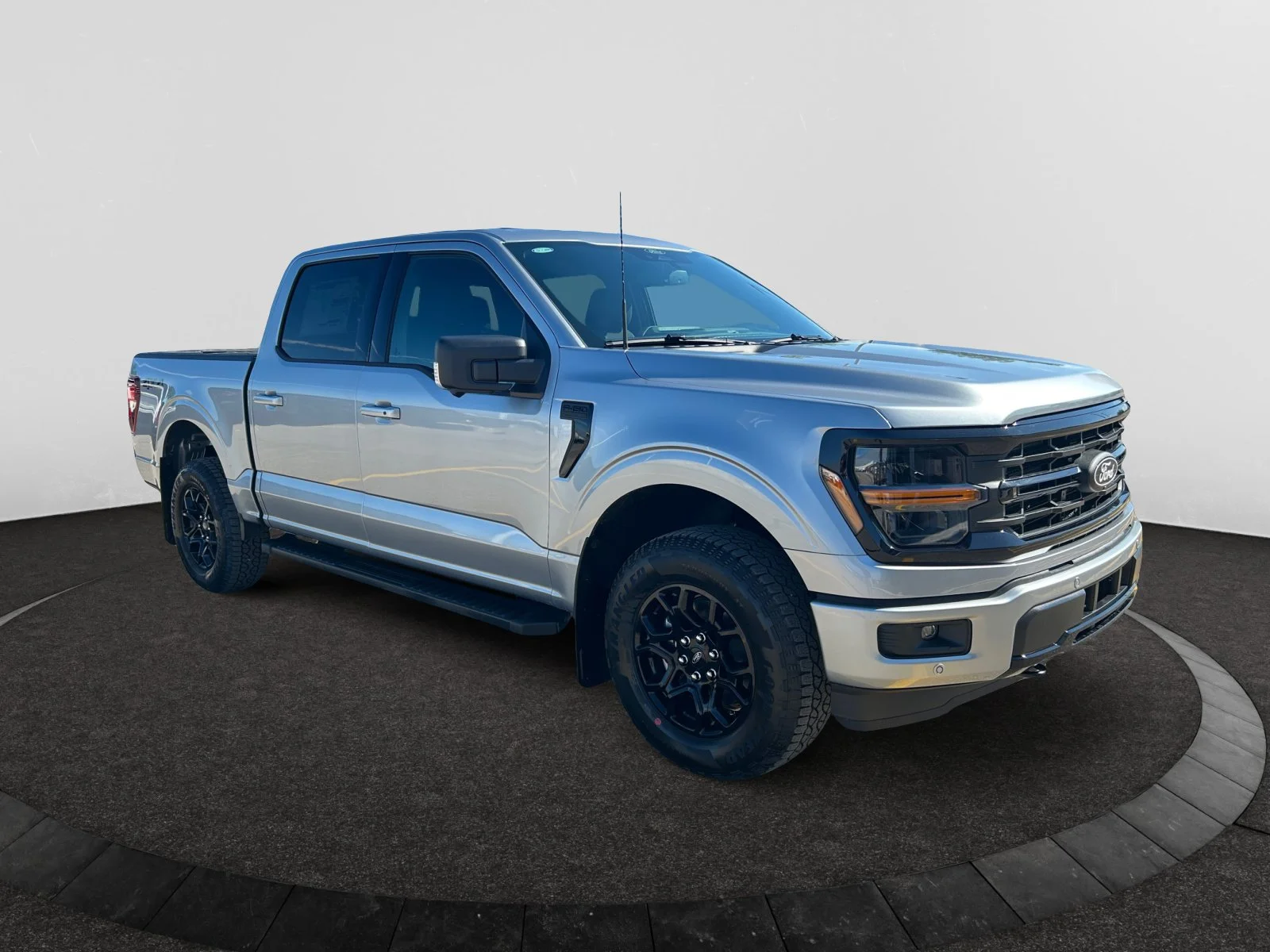 New 2026 Iconic Silver Metallic Ford XLT image 7