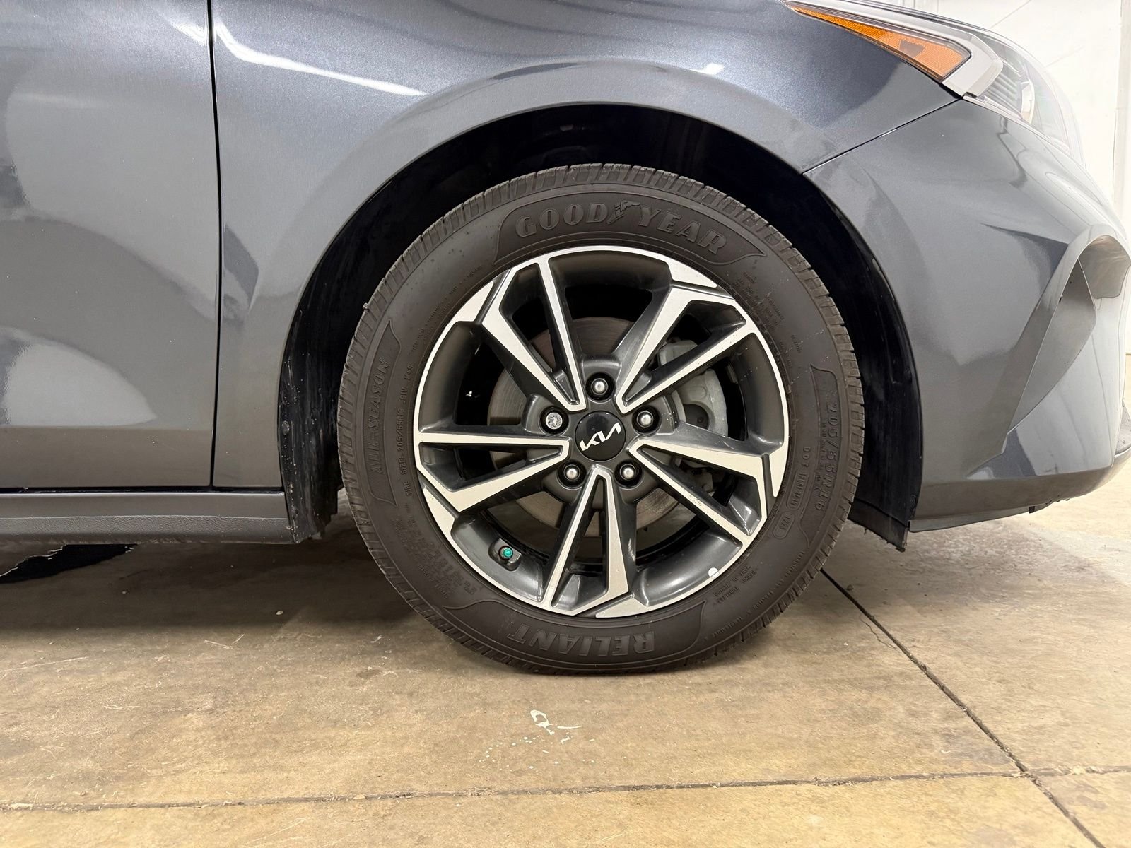 Used 2024 Gray Kia LXS image 25