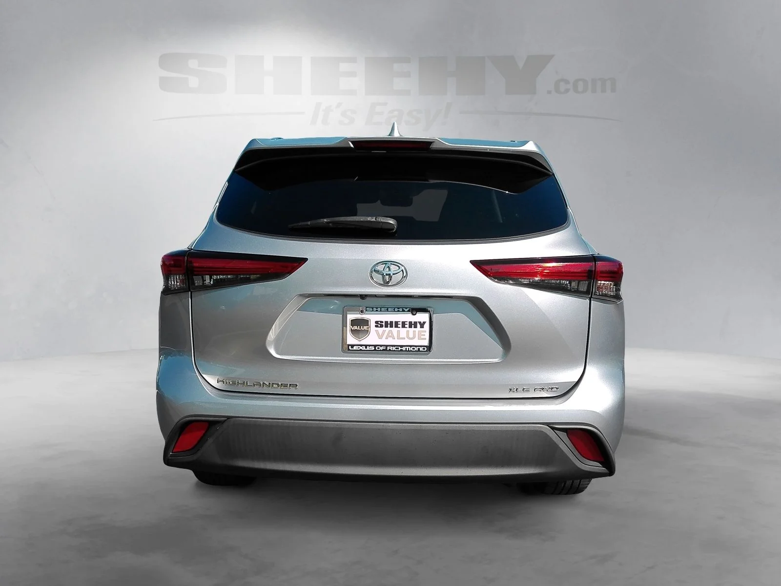 Used 2020 Silver Toyota XLE image 14