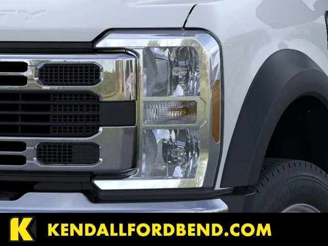 2025 Ford F-550 Super Duty Chassis Cab XL - Photo 18
