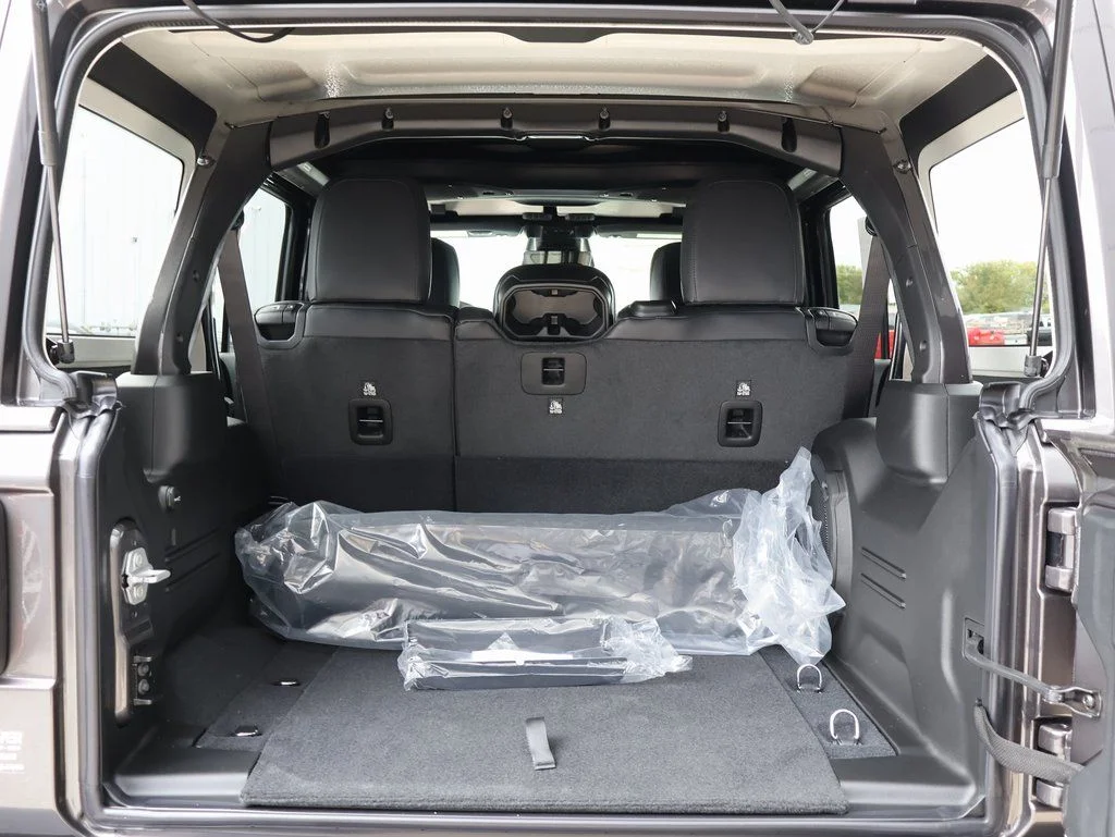 2026 Jeep Wrangler 4-Door Sahara - Photo 14