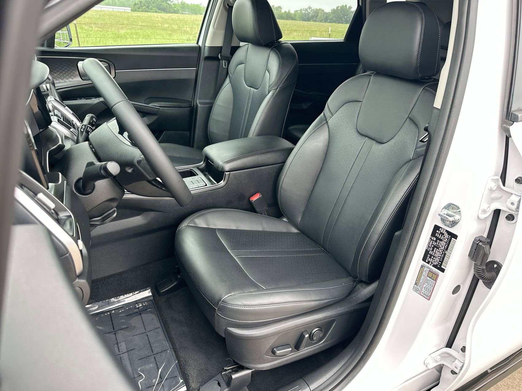 Used 2022 Glacial White Pearl Kia S image 11