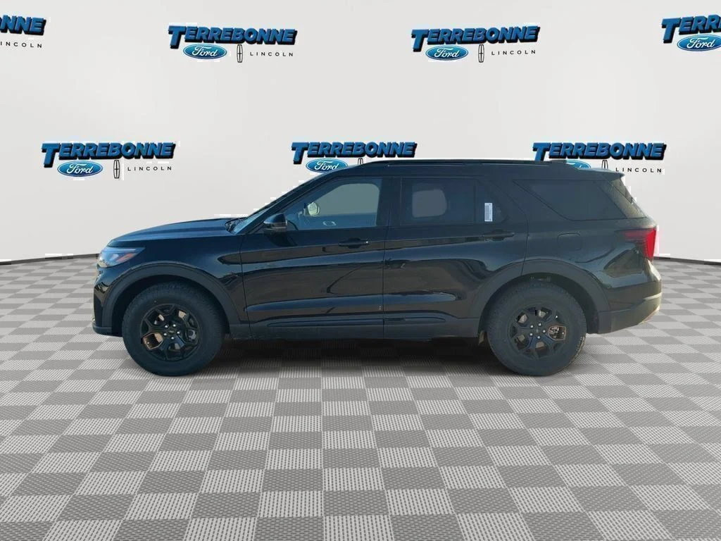 New 2026 Agate Black Metallic Ford Tremor® image 5