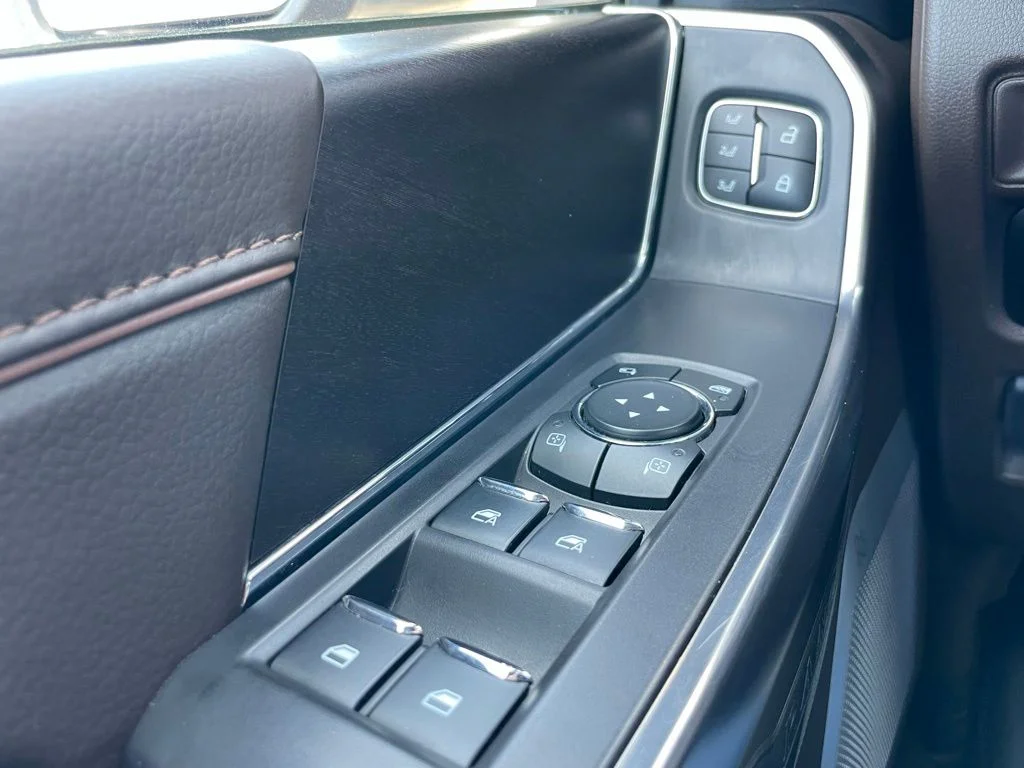 Used 2023 Antimatter Blue Metallic Ford King Ranch image 28