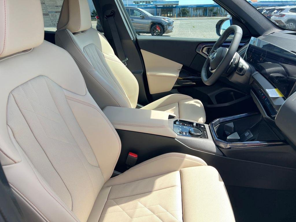 New 2026 Tanzanite Blue II Metallic BMW 30 xDrive image 28