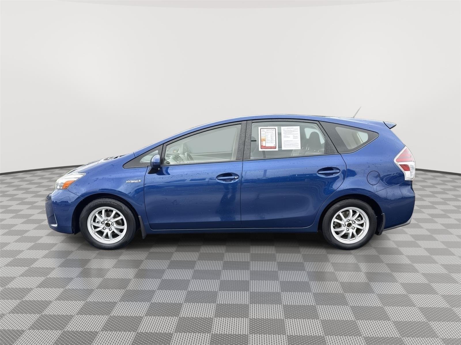 Used 2016 Blue Ribbon Metallic Toyota Three image 11