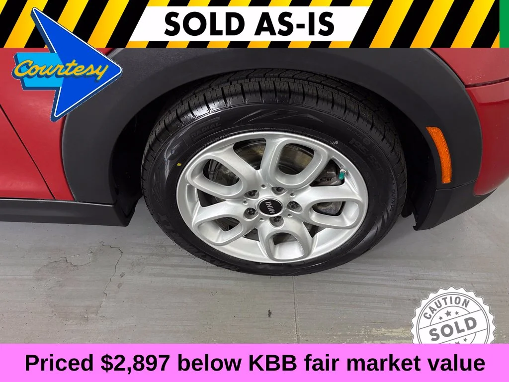 Used 2015 Red MINI Base image 10