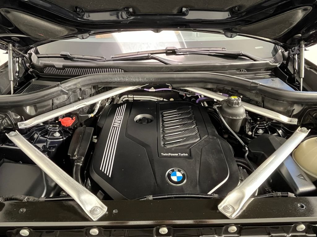Used 2022 Black BMW xDrive40i image 16