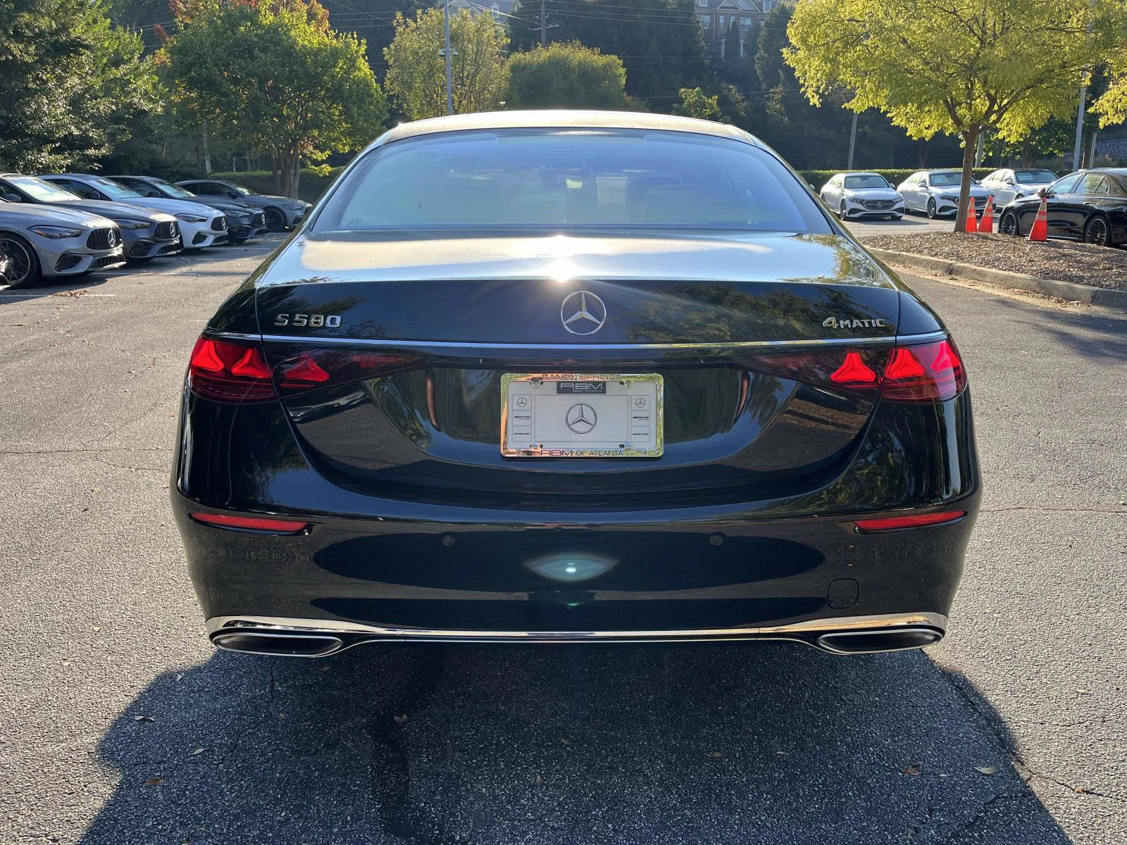 New 2027 Obsidian Black Metallic Mercedes-Benz S 580 4MATIC® Sedan image 8