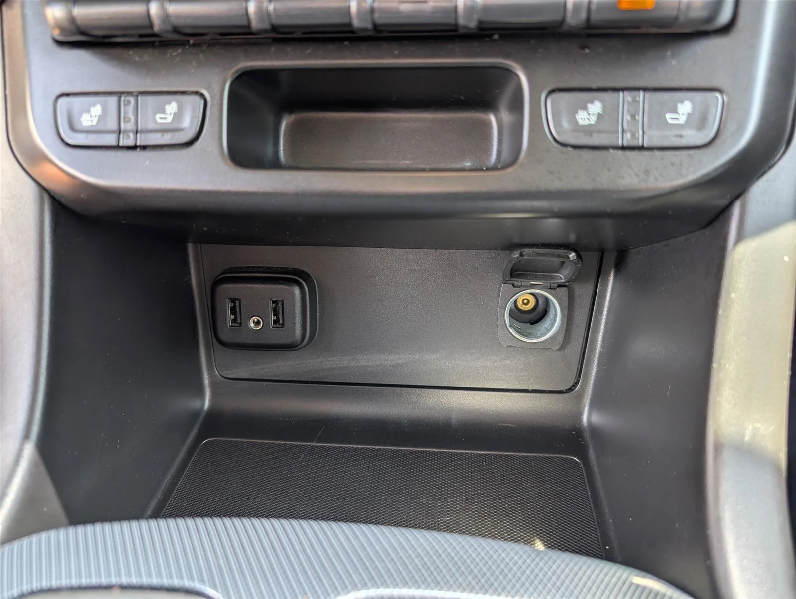 Used 2022 Summit White Chevrolet Z71 image 24