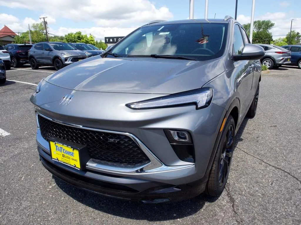 2026 Buick Encore GX Sport Touring's photo
