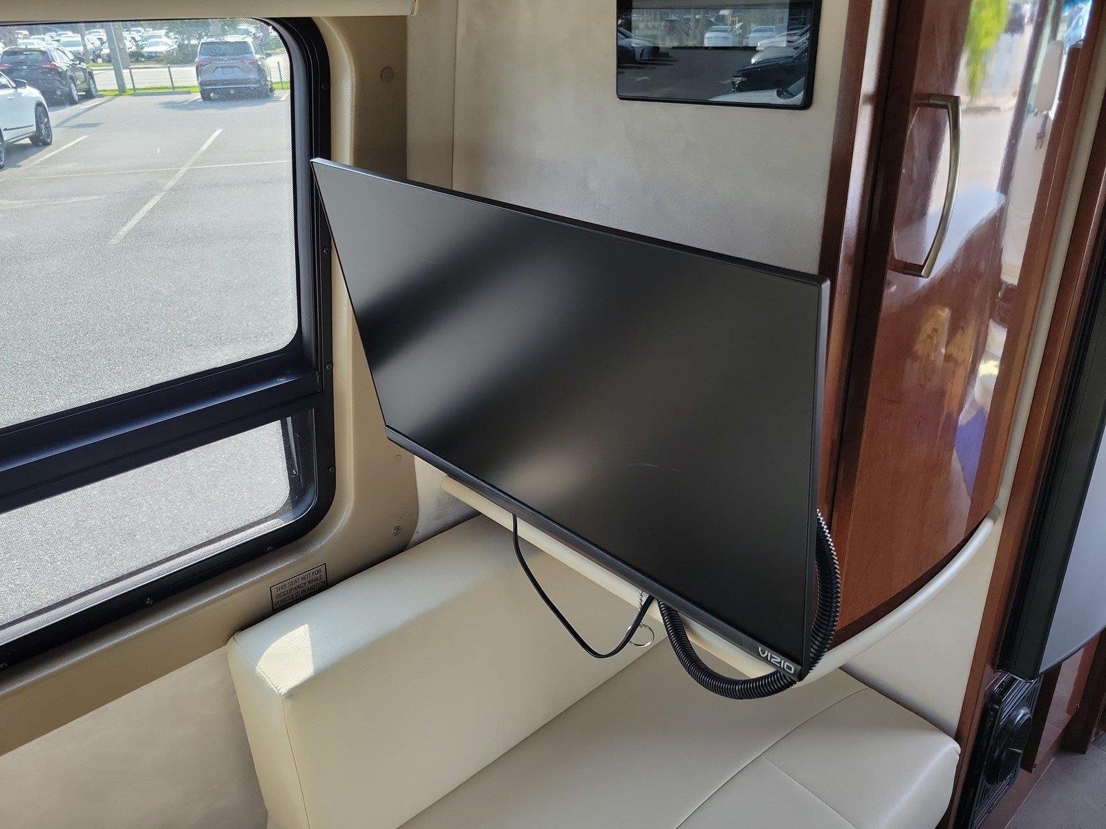 Used 2017  Mercedes-Benz 3500 HIGH ROOF V6 image 15