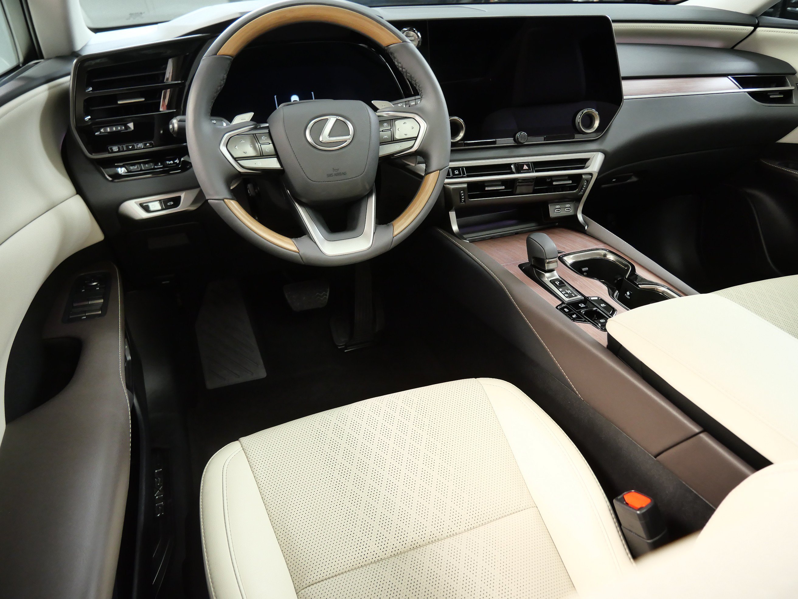 Used 2025 Lexus RX Hybrid 350h with VIN 2T2BBMCA9SC086749 for sale in Minnetonka, Minnesota