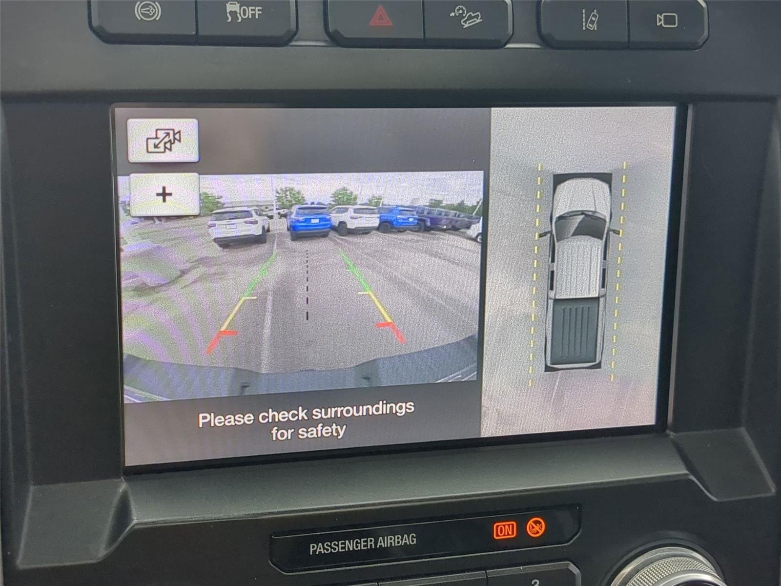 Used 2019 White Platinum Metallic Tri-Coat Ford Platinum image 22