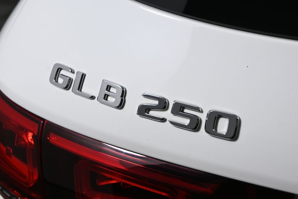 Used 2023 Polar White Mercedes-Benz GLB 250 image 37