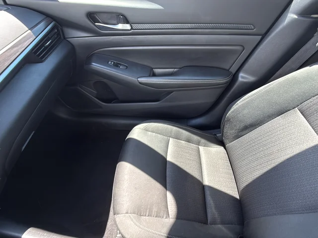 Used 2024 Silver Nissan 2.5 SV image 26