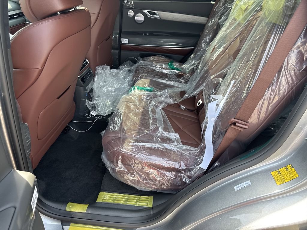 New 2025 Silver Genesis 3.5T Prestige image 21