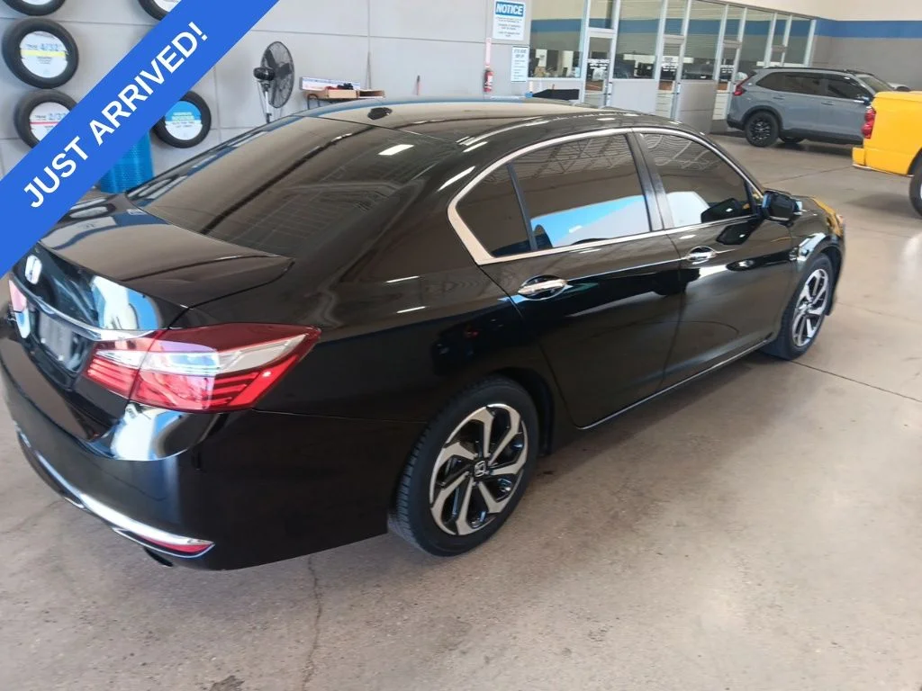 Used 2017 Crystal Black Pearl Honda EX image 3