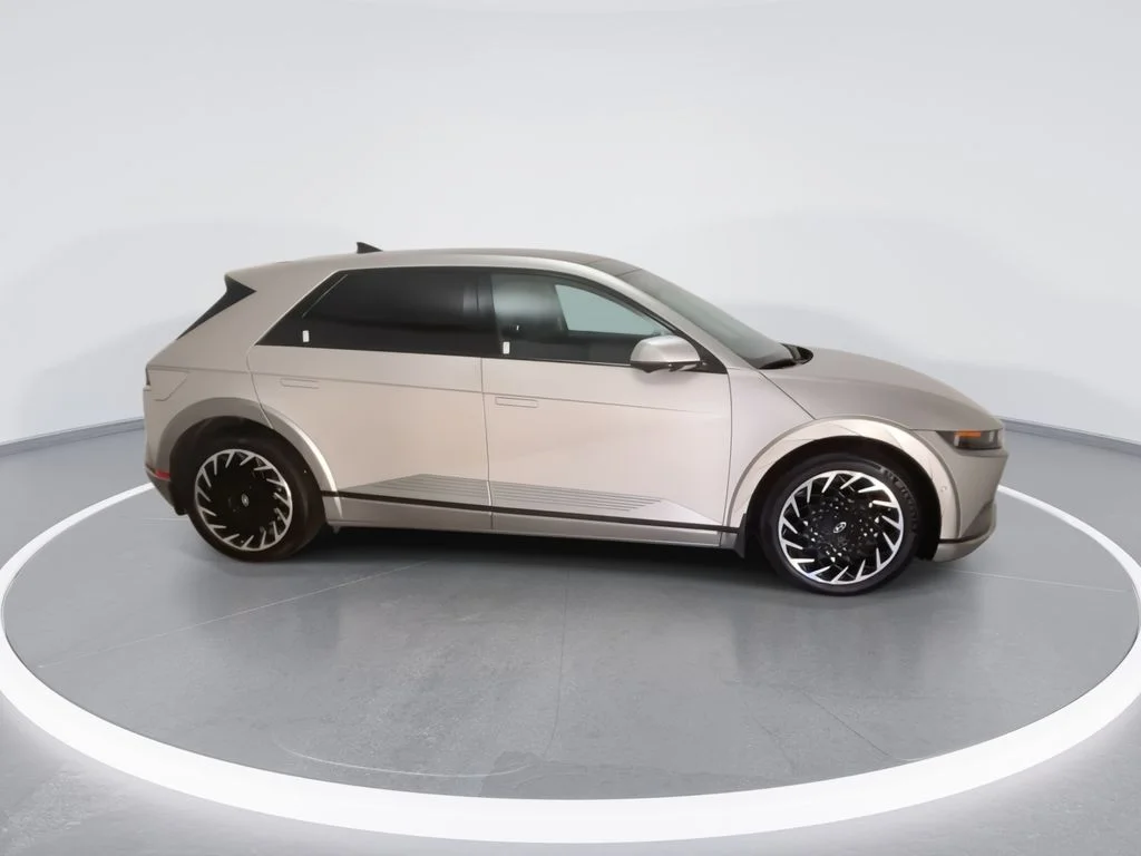 Used 2024 Gold Hyundai Limited image 2