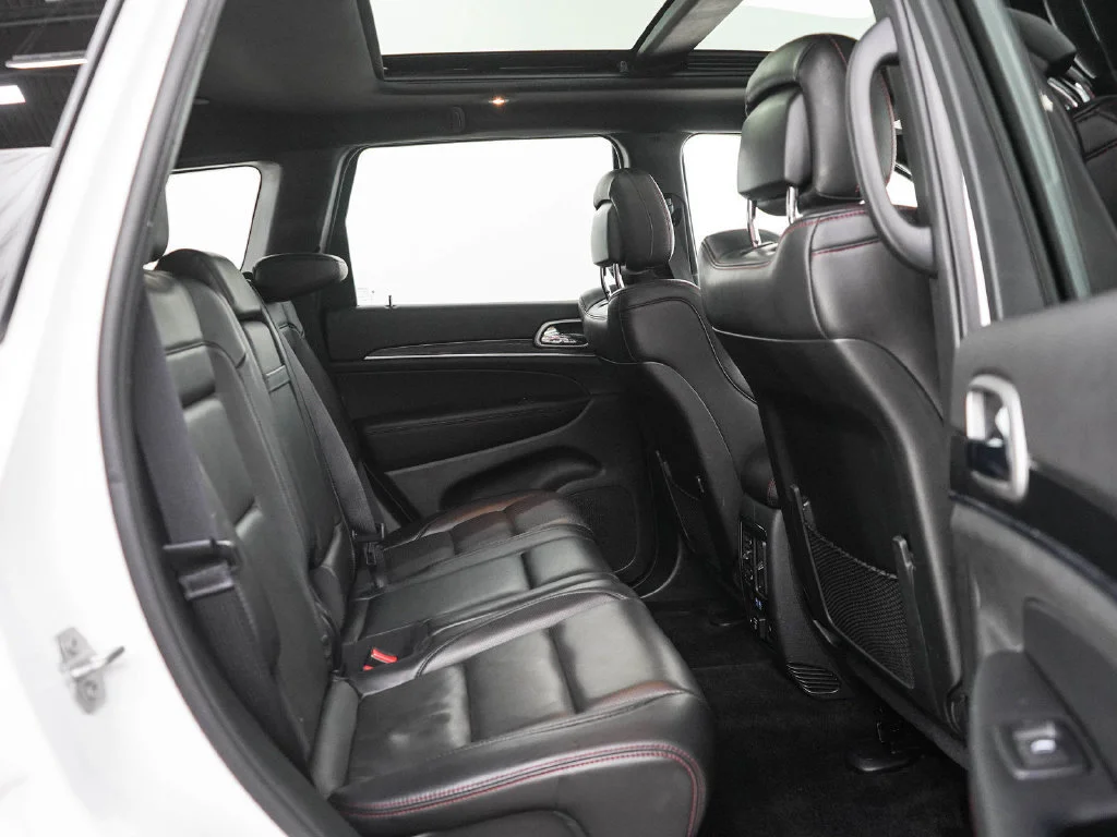 Used 2018 Bright White Clearcoat Jeep Trailhawk image 13
