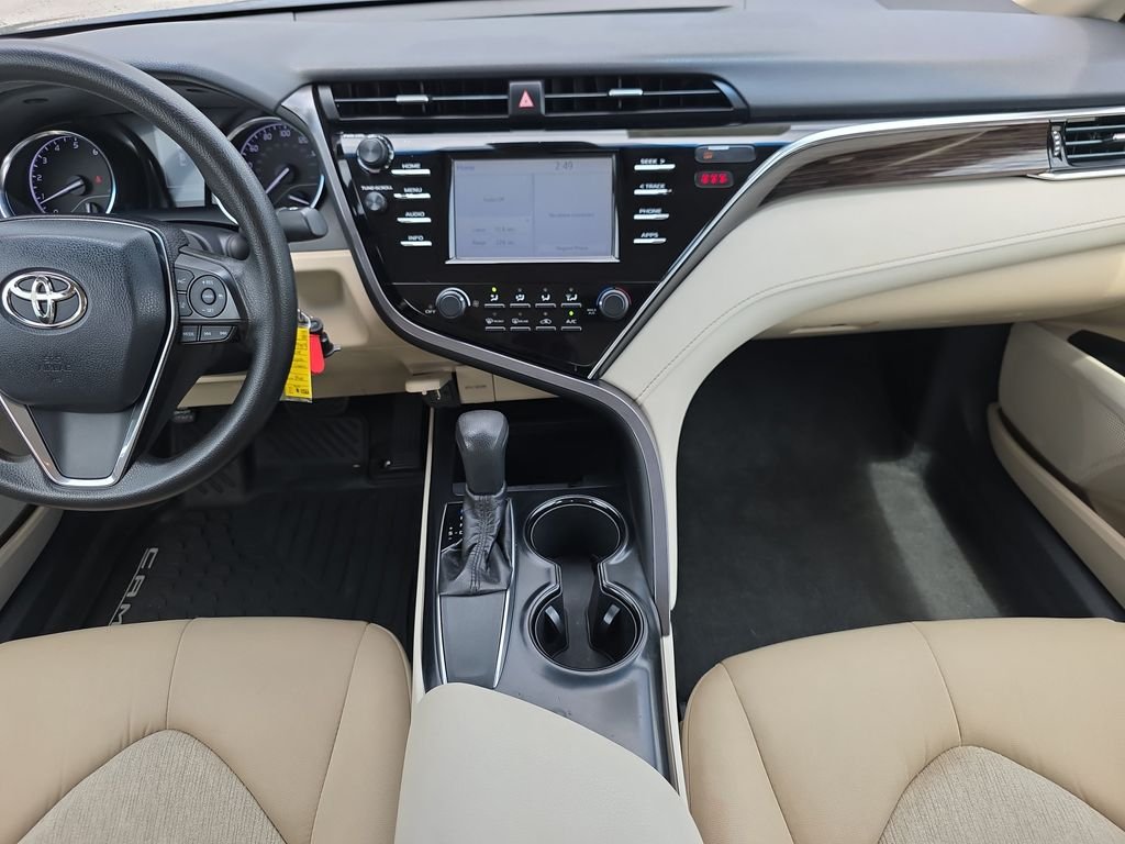 2018 Toyota Camry LE - Photo 15