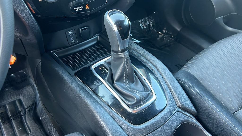 Used 2017 Silver Nissan S image 16