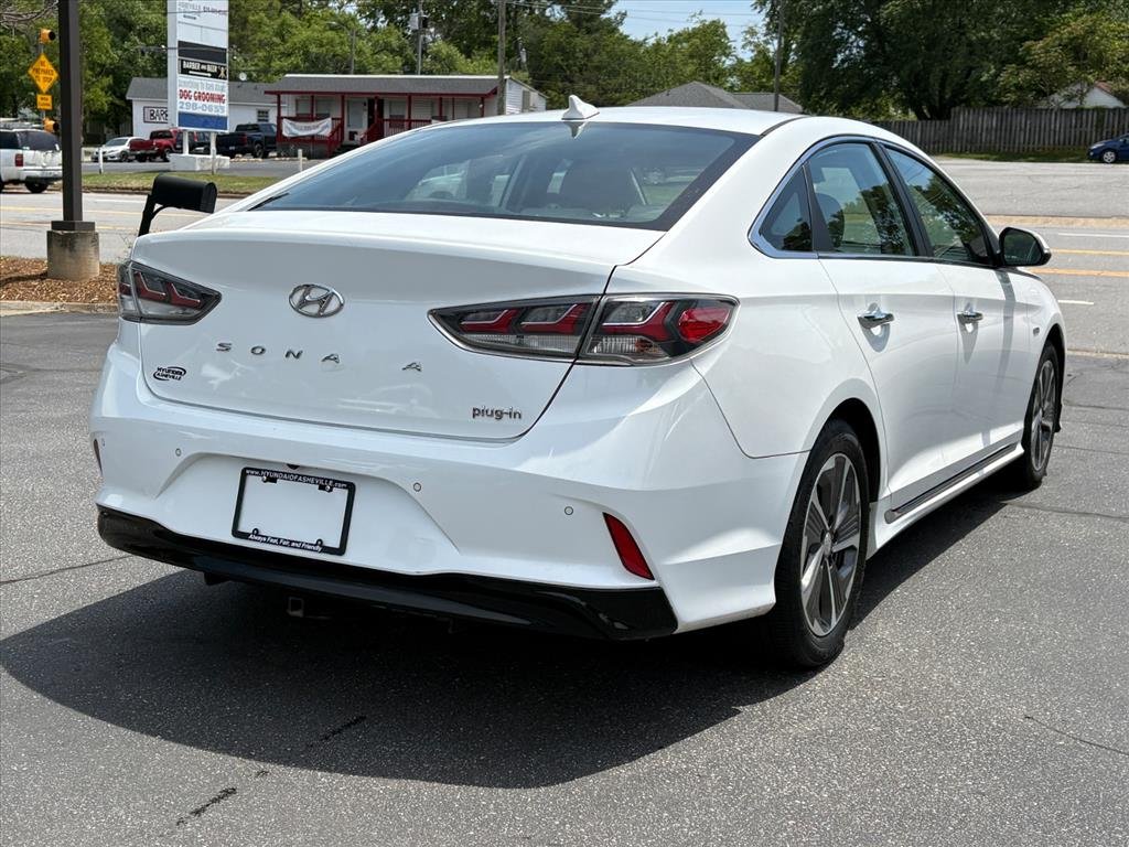 Used 2019 Hyper White Hyundai Limited image 5