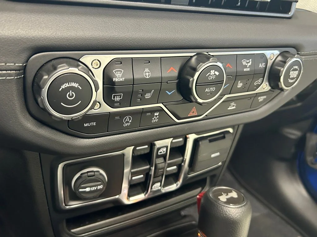 Used 2024 Blue Jeep Sahara image 35