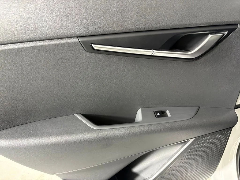 New 2026 Snow White Pearl Kia LX image 33